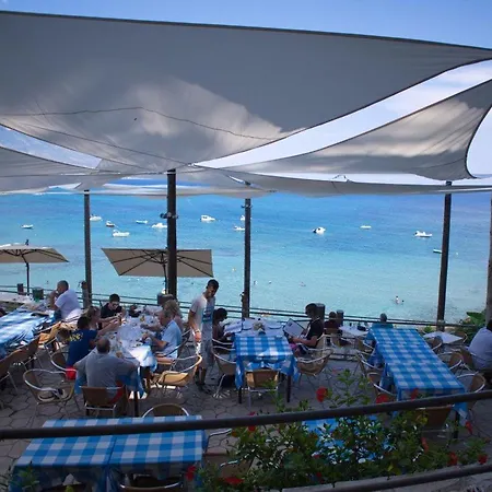 Kleismata Sleeps 6 *