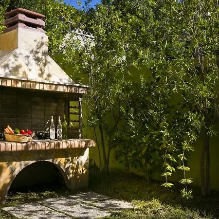 Villa Kleismata Sleeps 6 *