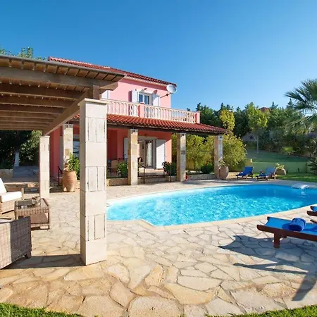 Kleismata Sleeps 6 *