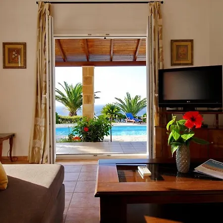 Kleismata Sleeps 6 Villa *
