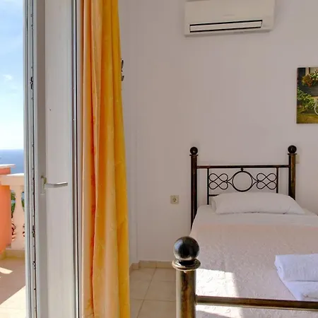Kleismata Sleeps 6