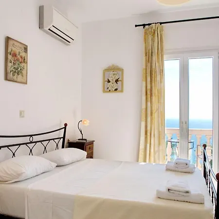 Kleismata Sleeps 6
